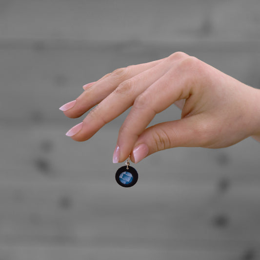 boucles-oreilles-cuir-saumon-turquoise-artisanal-suisse-ruffieux-creation