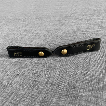 Attaches pour frontal en cuir noir avec logo Ruffieux Creation, vue de dessus