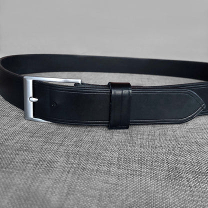 Ceinture Louis en cuir noir avec boucle argentee, vue d'ensemble